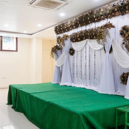 Capital O Aditya Grand Guntur Exterior photo