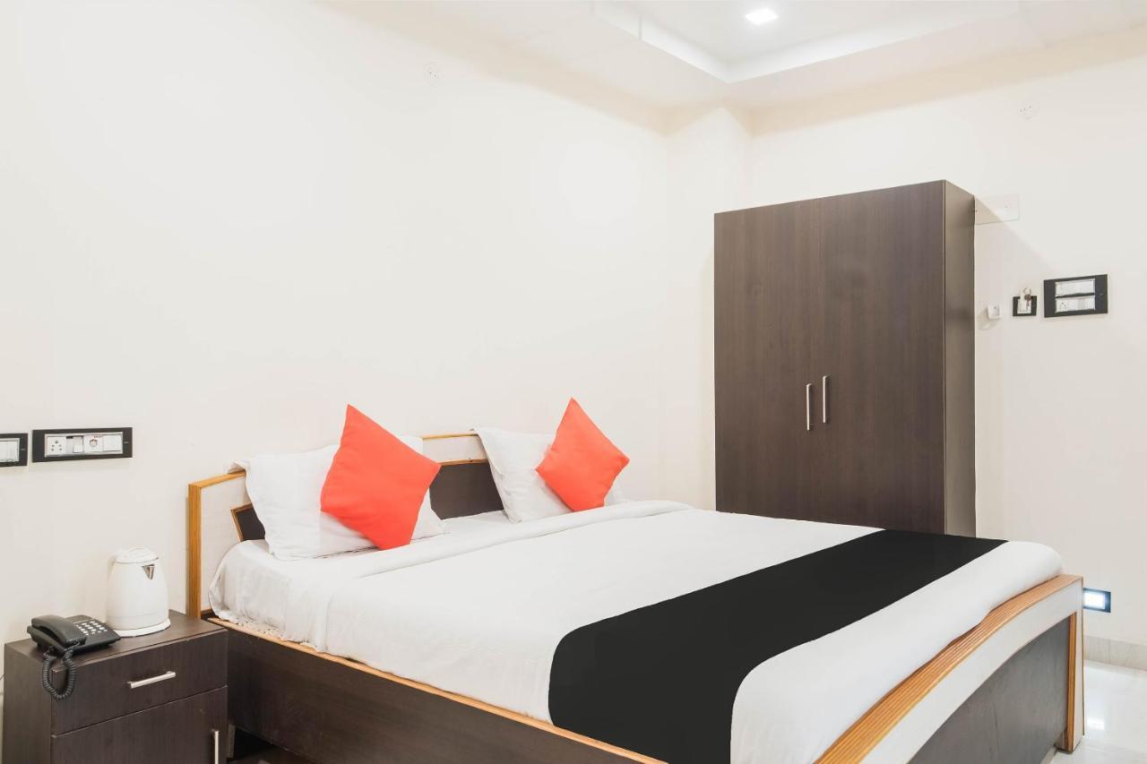 Capital O Aditya Grand Guntur Exterior photo