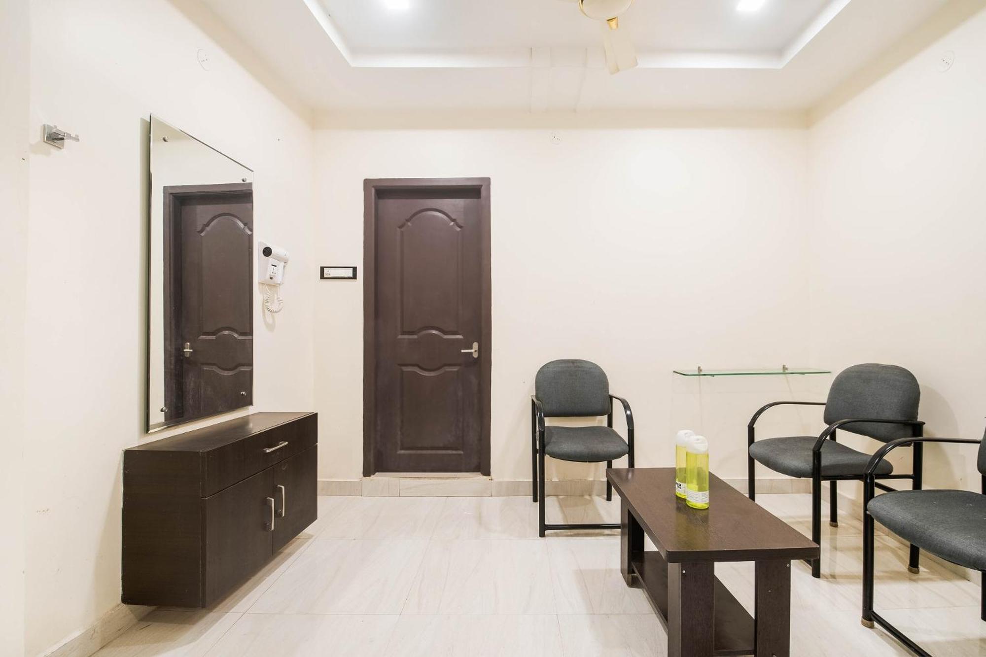 Capital O Aditya Grand Guntur Exterior photo